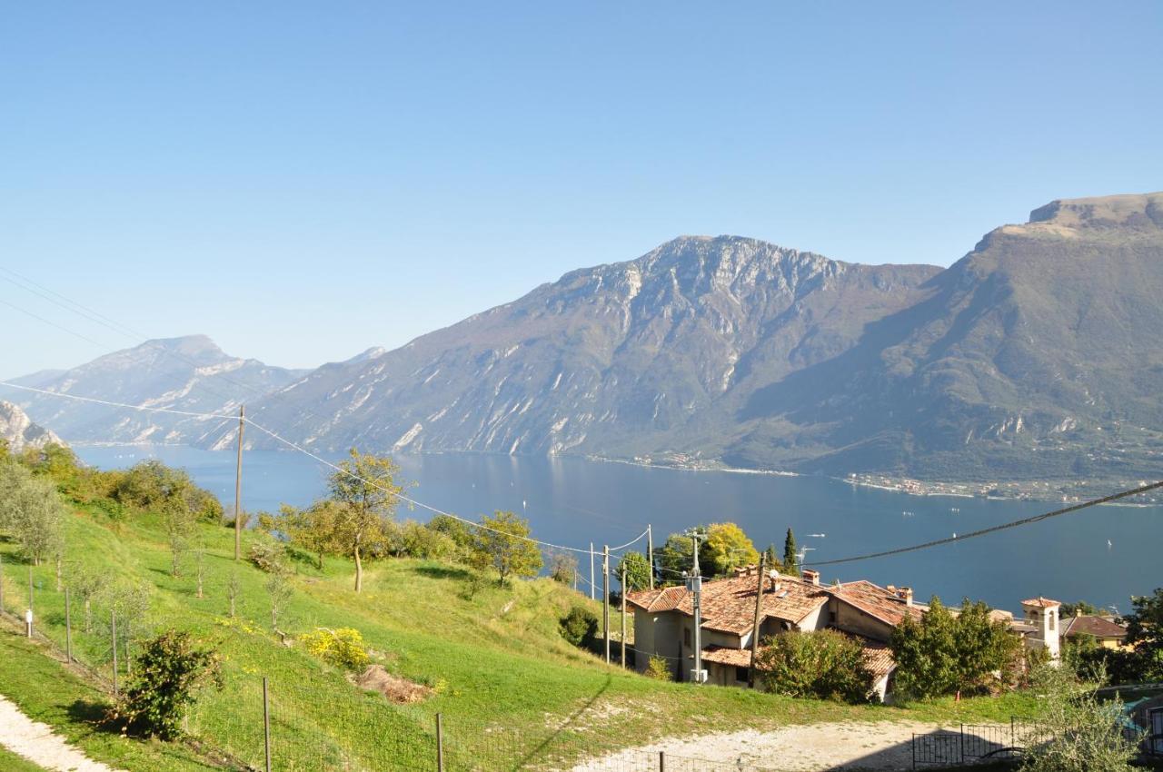 Villetta 56 Blu Yellow And Red Lake View Garden Private Parking By Garda Domus Mea Tremosine Luaran gambar